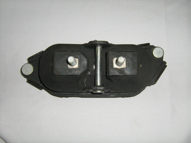 10448575 - Engine: Mount for GM Image