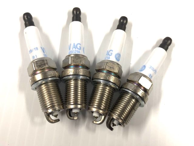 CCTACBFASPARKPLUGKIT - : 2.0T Spark Plug Service Kit for Volkswagen Image