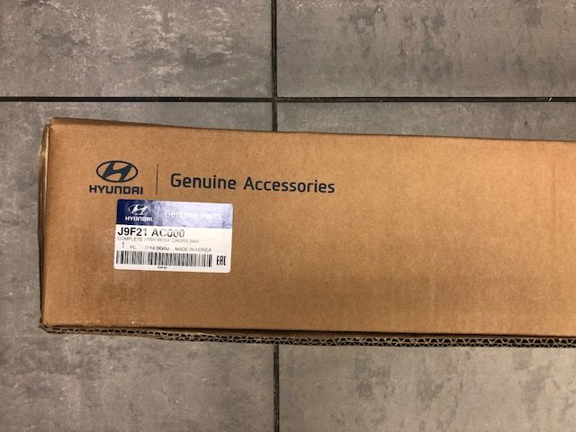 J9F21AC000 - Hauling: Crossbars for Hyundai Image