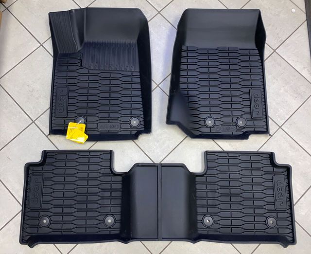 82216025AC - Interior Accessories: All-Weather Floor Mats for Jeep: Grand Cherokee Image
