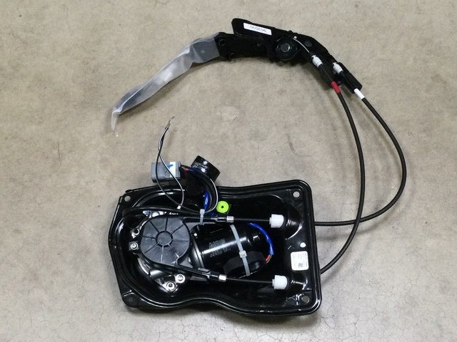 thumbnail image 2 of OEM Toyota Sienna Right Passenger Power Sliding Door Motor Assembly – 98-03 – Used 2 of 5