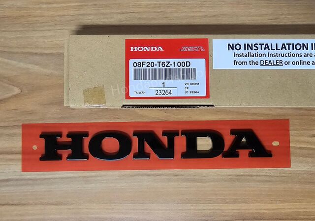 HONDA  看板　プラスチック　正規店外し　純正　福岡市南区 2024-2026 Honda Ridgeline 2024 Honda Ridgeline Rear Black Gloss