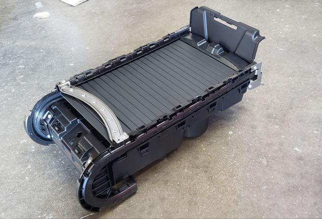 2009-2015 Honda Pilot 09-15 Honda Pilot Shutter *NH167L* (Graphite