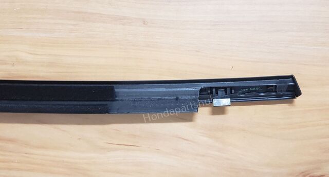 2016-2021 Honda Civic 16-21 Honda Civic Sedan Right Rear Door Belt ...