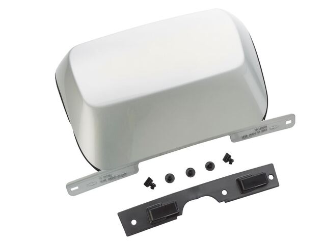 20958920 - Towing: Trailer Hitch Receiver Cover (Blade Silver) for Cadillac: Escalade, Escalade ESV | Chevrolet: Suburban 1500, Suburban 2500, Tahoe | GMC: Yukon, Yukon XL 1500, Yukon XL 2500 Image