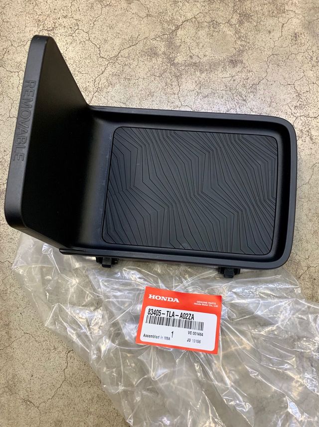 2017-2019 Honda CR-V Storage Tray 83405-TLA-A02ZA | Honda Parts