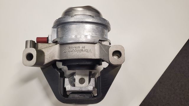 4H0199384B - : AUDI S6,S7,RS7 RIGHT Engine Mount for Audi Image