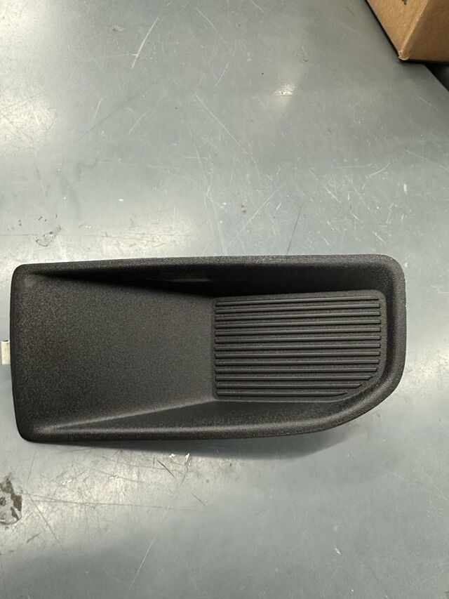 M1PZ15A246AB - : Jack Plug Cover for Ford Image
