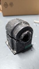 HC3Z5484B - : Stabilizer Bar Bushing for Ford: F-250 Super Duty, F-350 Super Duty, F-450 Super Duty Image