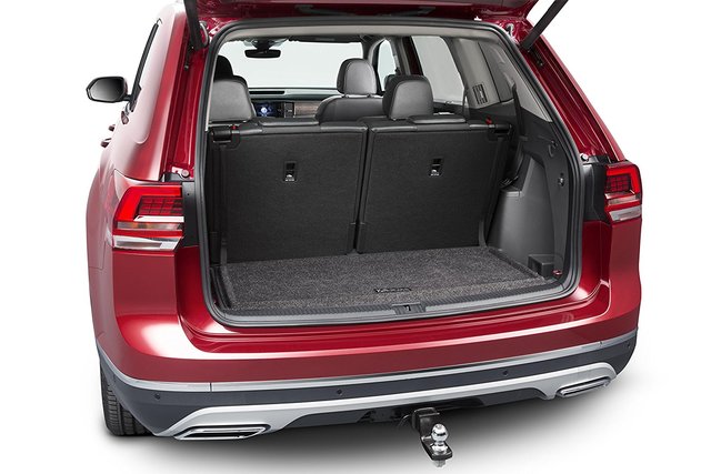 3CN061166B469 - Interior: Heavy Duty Trunk Liner With Cargo Blocks for Volkswagen Image