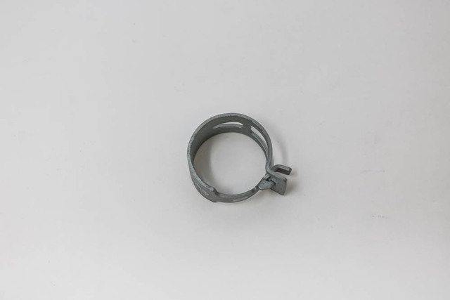 thumbnail image 2 of Lot Of 4 Red/Blue Anodized Aluminum Magna Clamps – Fits 2.25" OD Radiator Hose (1.75" ID) 2 of 4