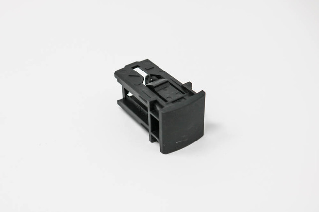 doorzo公式アカウント01　Bパーツ 55539-06110 - Fuse Box Cover Cover 2018-2025 Toyota | Longo