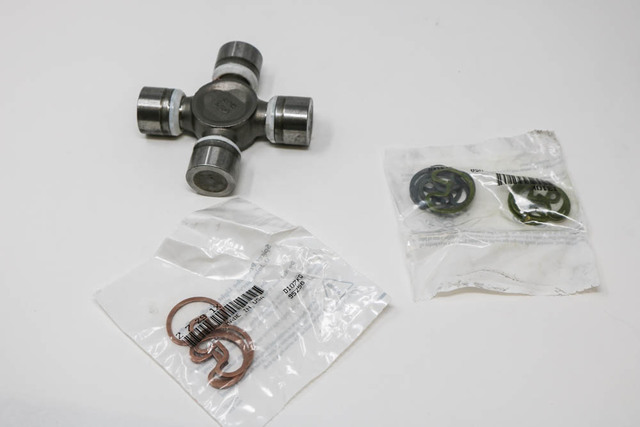 04371-04031 - Universal Joints 2005-2025 Toyota | Longo Toyota Parts