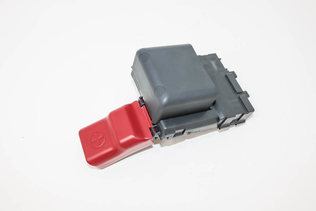 ぱやこ 82620-42040 - Block Assembly, Fusible Link Longo Toyota Parts
