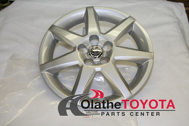 4260247040 - : Wheel Cover for Toyota: Prius Image