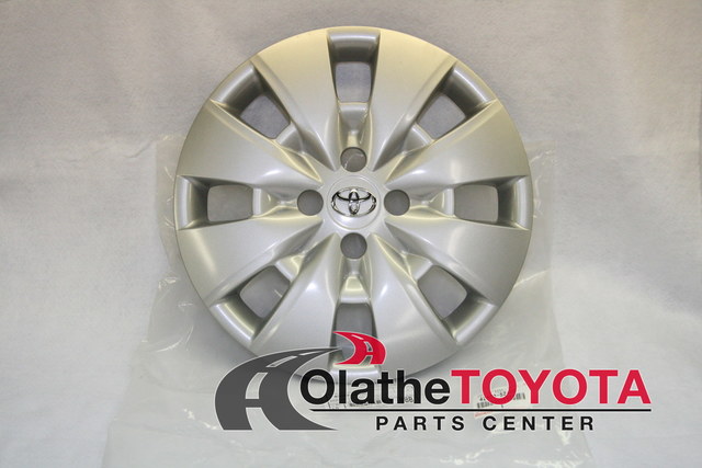 4260252400 - : Wheel Cover for Toyota: Yaris Image