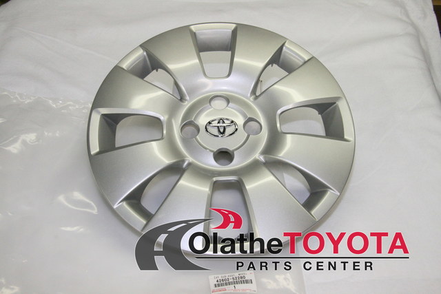 4260252280 - : Wheel Cover for Toyota: Yaris Image