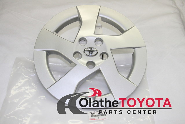 4260247110 - : Wheel Cover for Toyota: Prius Image