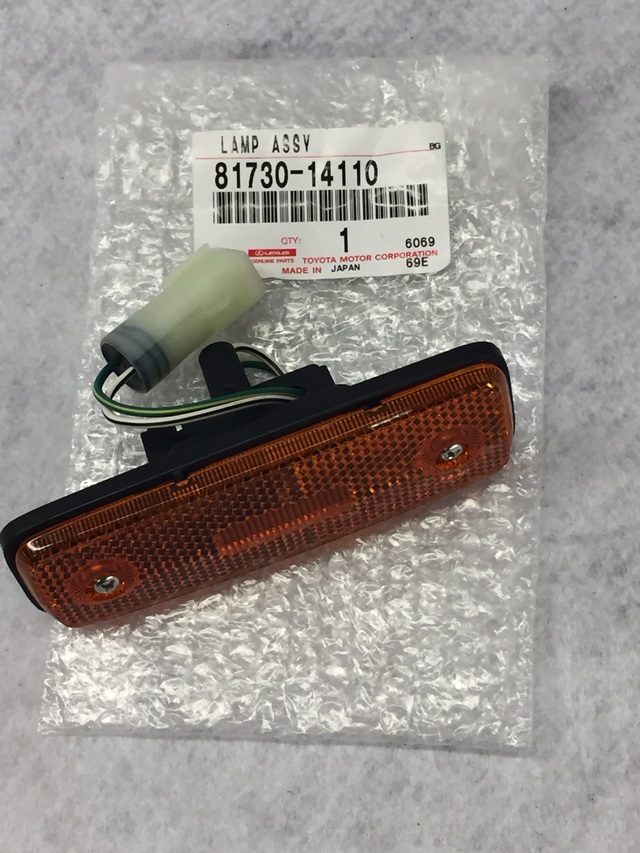8173014110 - : Lamp Assembly,  Front Marker,  Right for Toyota: Land Cruiser Image