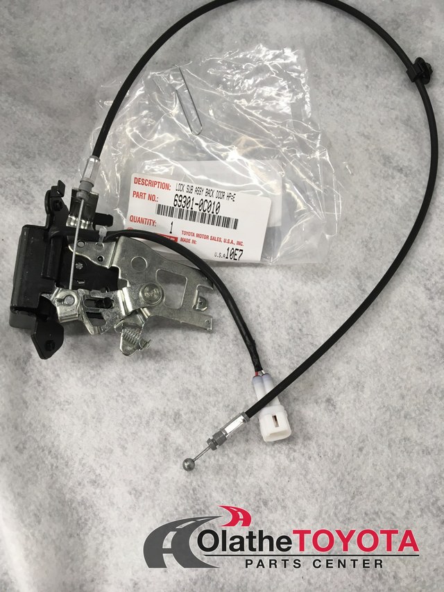 2001-2007 Toyota Sequoia Protector, Back Door Lock 69358